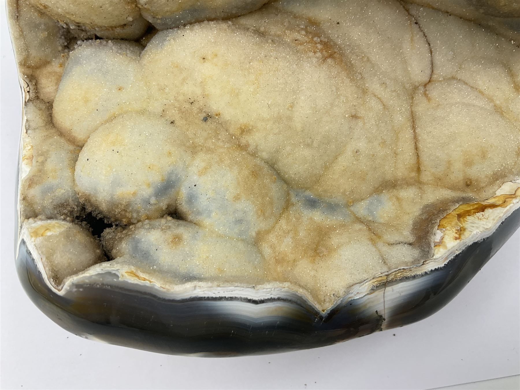 Large agate crystal geode cluster, in blue, brown and cream tones, H18cm