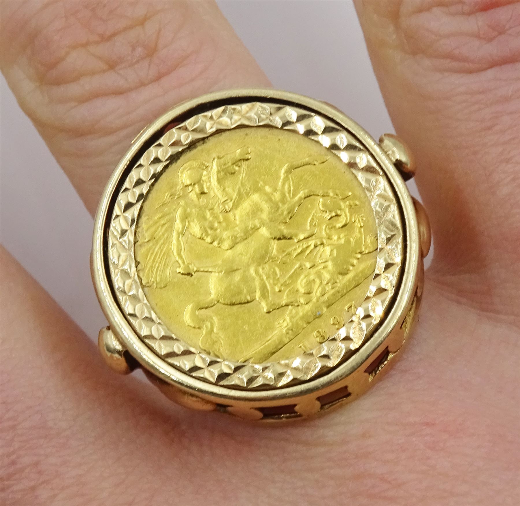 Queen Victoria 1897 gold half sovereign, loose mounted in 9ct gold ring, hallmarked