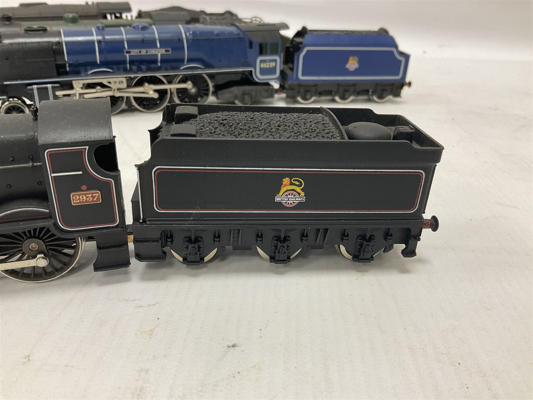 Hornby ‘00’ gauge - Class A3 4-6-2 weathered ‘Flying Scotsman’ locomotive no.60103; Patriot Class 5XP 4-6-2 ‘Caernarvon’ locomotive no.45515; Class 8P 4-6-2 ‘City of Chester’ locomotive no.46239; Saint Class 4-6-0 ‘Clevedon Court’ locomotive no.2937; all unboxed (4)