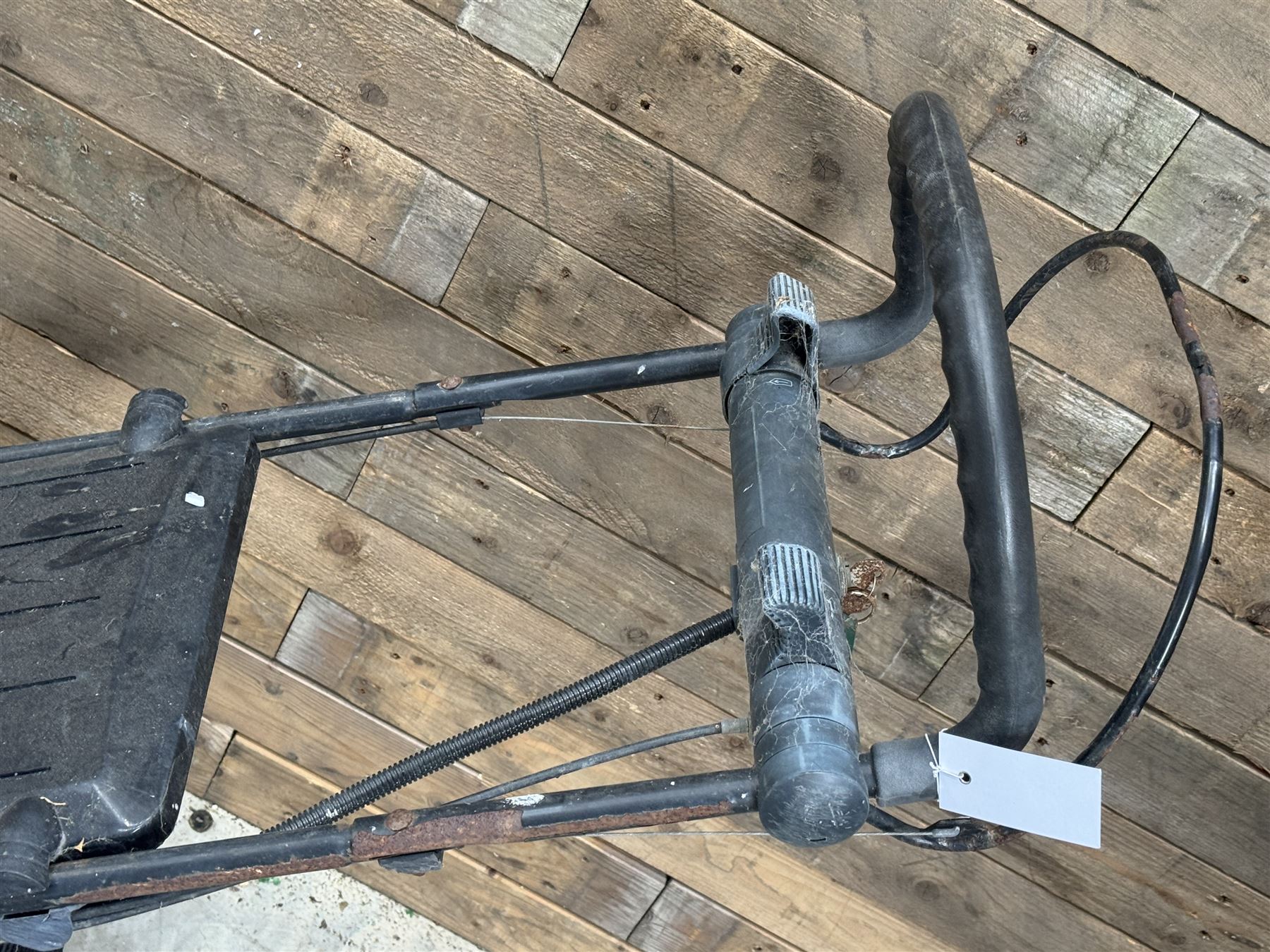 Atco Admiral16 SE petrol lawnmower