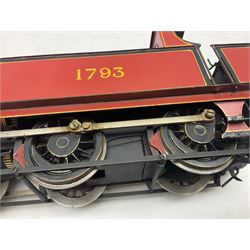 Gauge 1 - kit-built electric 0-6-0 tank locomotive No.1793 in LMS red and black livery with well detailed cab L29cm W8.5cm 