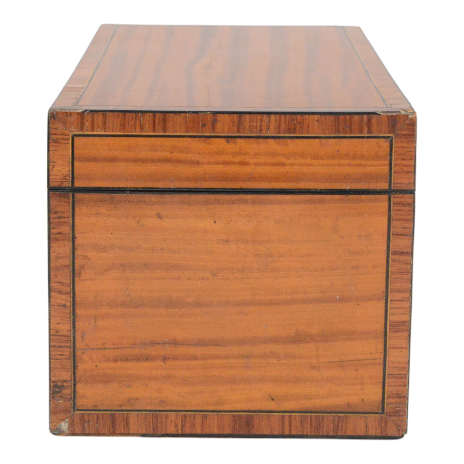 Satinwood correspondence box, the interior divided into two sections with bone inlaid plaques marked answered and unanswered, H13cm, D14cm 