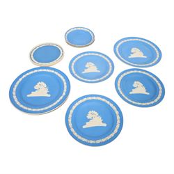 Copeland Spode hunting service for three, including teapot and stand, water jug, covered sucrier, milk jug, side plates, dessert plate, cups and saucers