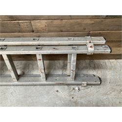 Youngman Trade 350 aluminium step ladders
