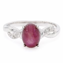 9ct white gold star ruby ring, single cabochon cut ruby, with crossover diamond chip shoul...