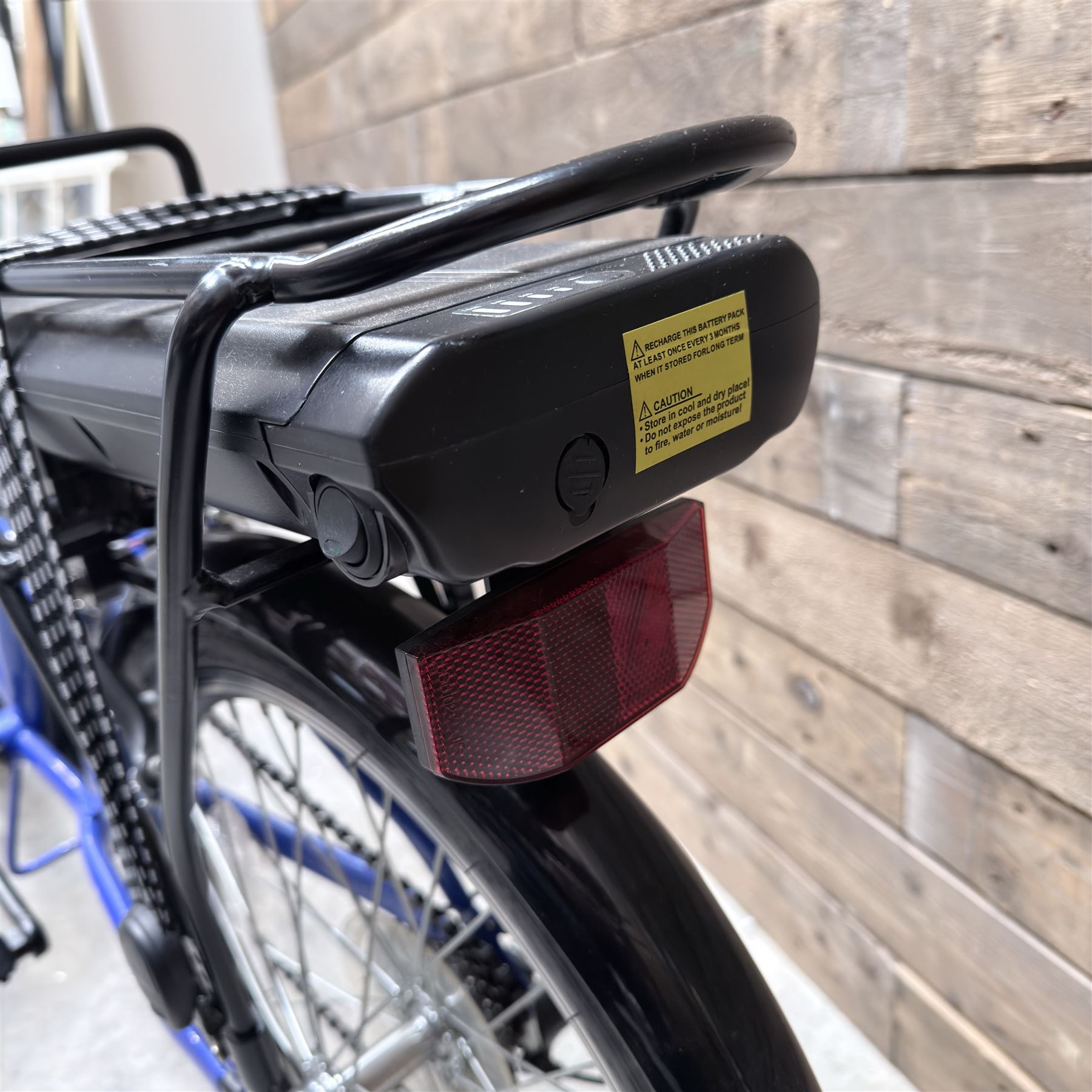 ELife Royal electric assisted bike with charger