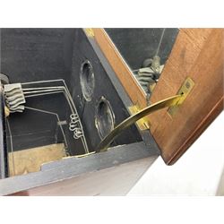 Mahogany tabletop Stereo viewer, with four Valentine Blancherd stereograph views of London, H32cm