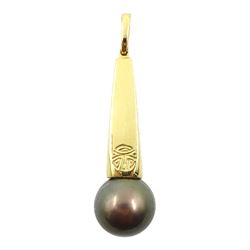 Gold black/grey cultured pearl pendant, stamped 18K