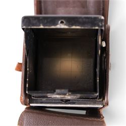 Two Rollei Franke & Heidecke Rolleiflex medium format TLR cameras, one serial no. 1059268 with Compur-Rapid Xenar f:3.5 F=7.5cm Schneider-Kreuznach les serial no. 1901591, the second serial no. 1061648 with Compur-Rapid Carl Zeiss Jena Tessar 1:3.5 F=7.5 lens serial no.3028466, both in leather Rolleiflex cases