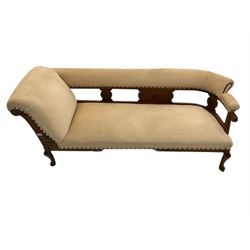 Late 19th century walnut framed chaise longue, upholstered in beige fabric