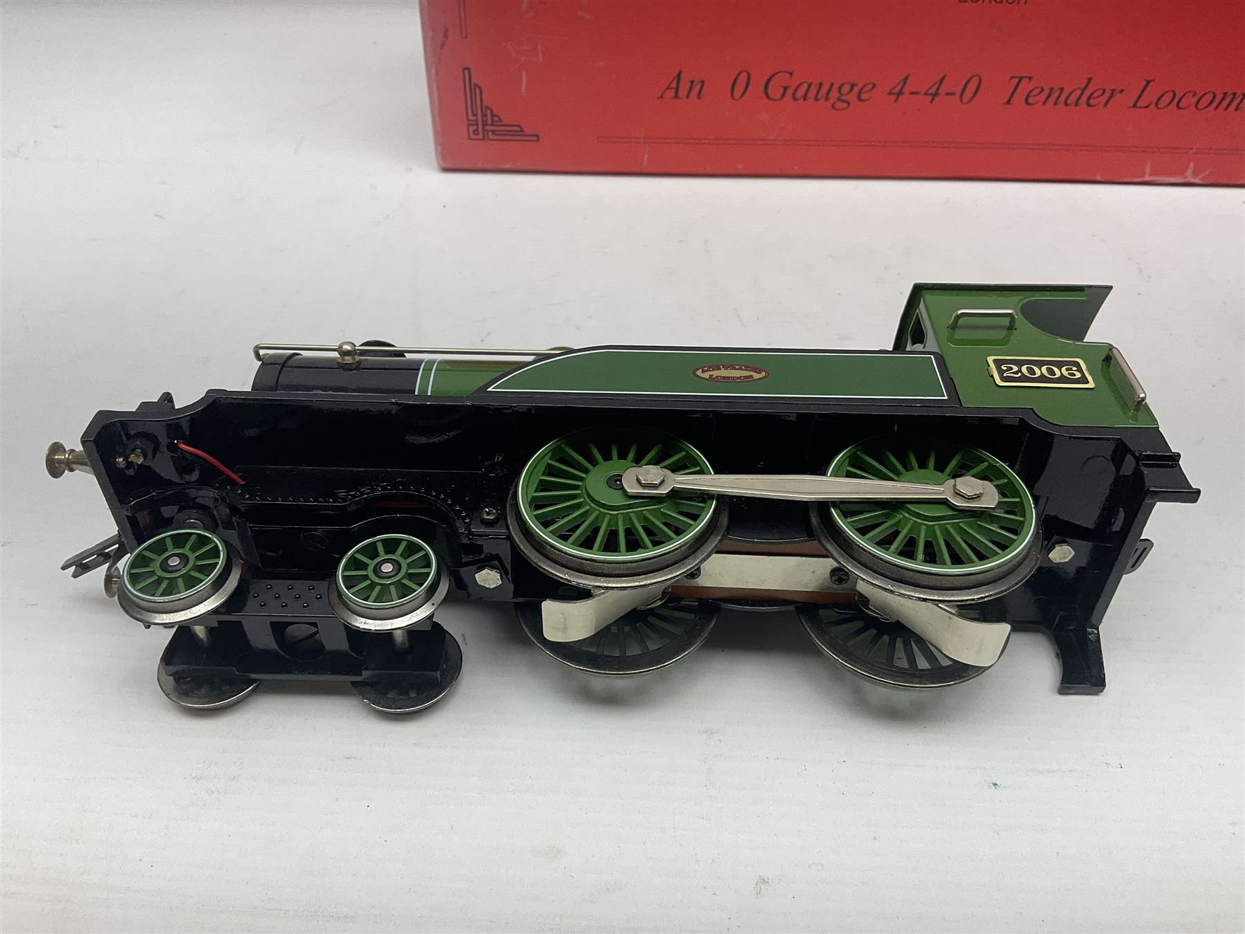 Ace Trains '0' gauge - E3 '2006 Celebration Class' 4-4-0 tender locomotive No.2006 in LNER green; boxed with original packaging and instructions.