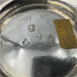 George II silver tankard, of waisted baluster form with acanthus capped C scroll handle, the body engraved with a lion rampant, upon a circular spreading foot, hallmarked Gabriel Sleath & Francis Crump, London 1754, H13cm