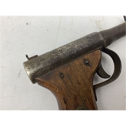 GAT .177 plunge action air pistol the butt impressed 'Reg.Us.Pat. Made in Japan' L22cm