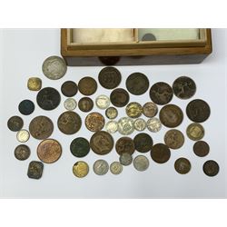 Coins including George I 1721 farthing, King George V 1921 shilling and 1926 half crown,   pre-decimal pennies, commemorative crowns etc, housed in a small wooden box