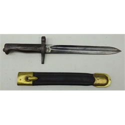  Italian M1871/87/1916 Vetterli Rifle Bayonet, 23cm fullered blade stamped TA, BL, quillon stamped 13704, composition grip, in brass and leather scabbard, L39cm    