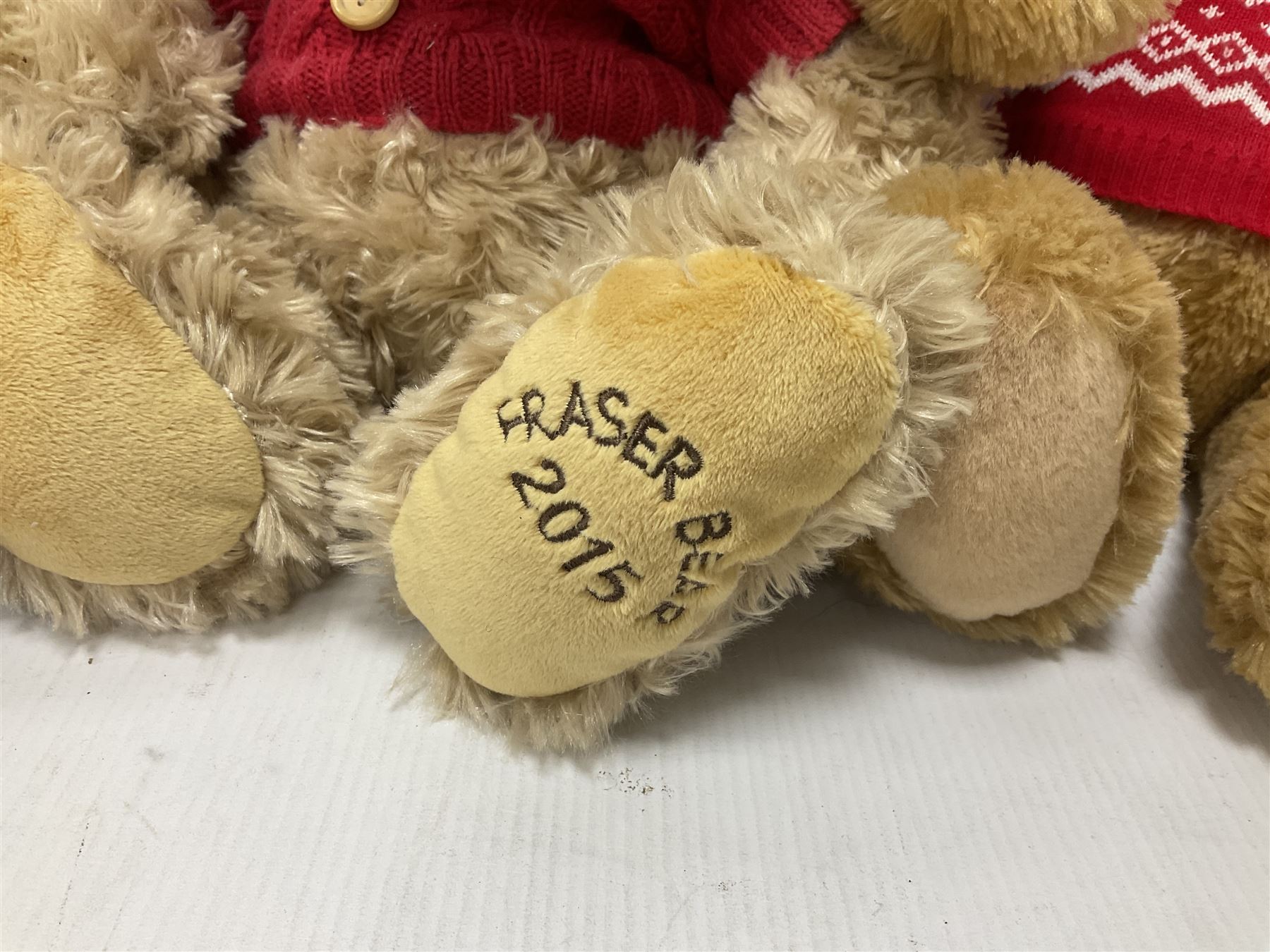 Eight annual Fraser Bears | Toys & Models | 98814 Eight annual Fraser Bears | Toys & Models | 98814