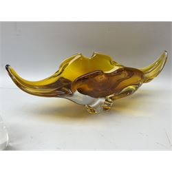 Quantity of glassware to include Mats Jonasson colour wolf paperweight, Murano dolphin and flamingo figures, Caithness Dignity and Tango paperweights, set of six Edinburgh Crystal glass tumblers, art glass dish etc