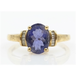  Gold amethyst and baguette diamond ring hallmarked 9ct  