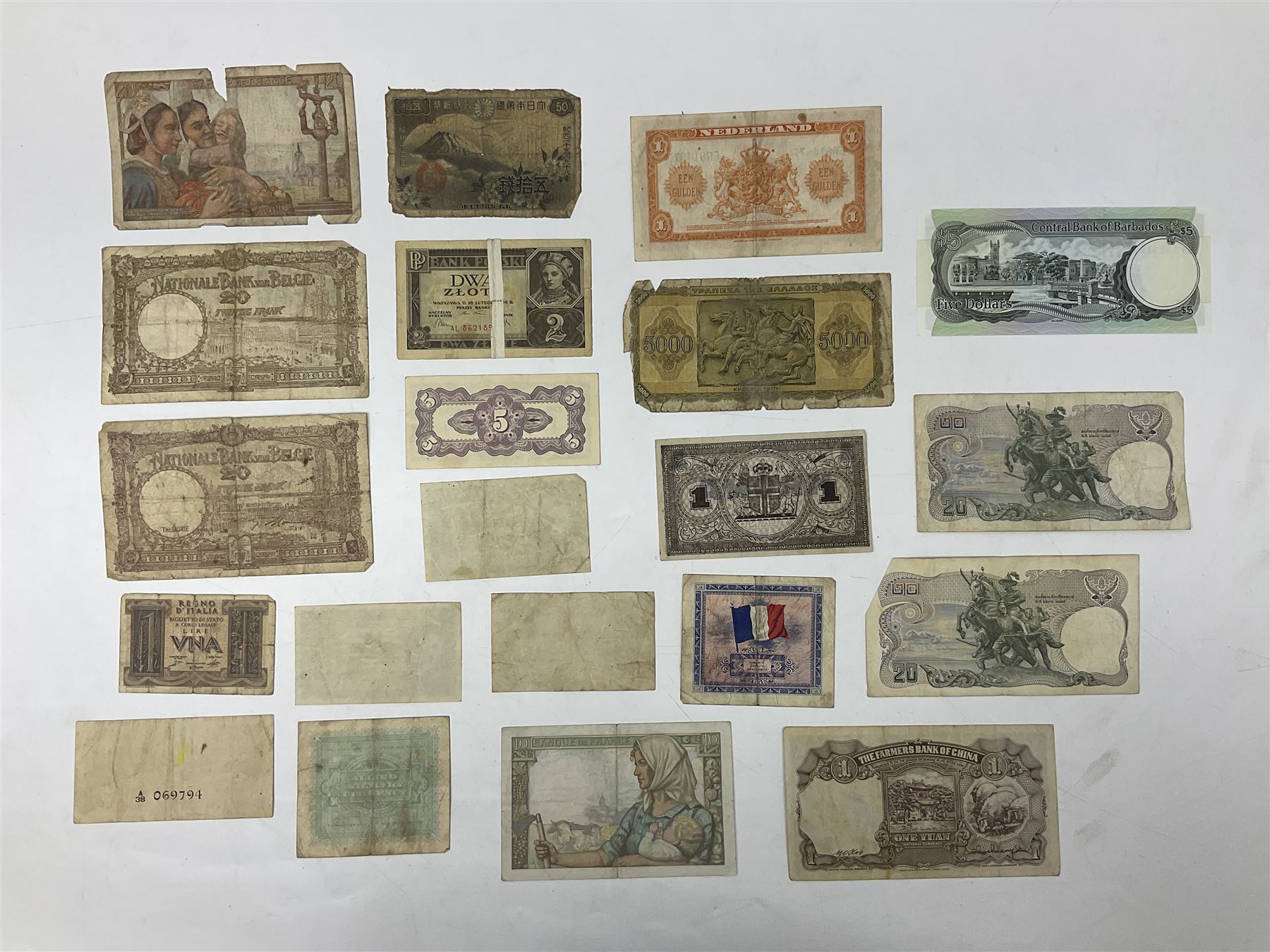 Great British and World coins and banknotes, including two Queen Victoria 1887 florins, King George V 1930 halfcrown, pre decimal pennies and other denominations, five Queen Elizabeth II five pound coins, United States of America 1964 Kennedy half dollar, German and other banknotes etc