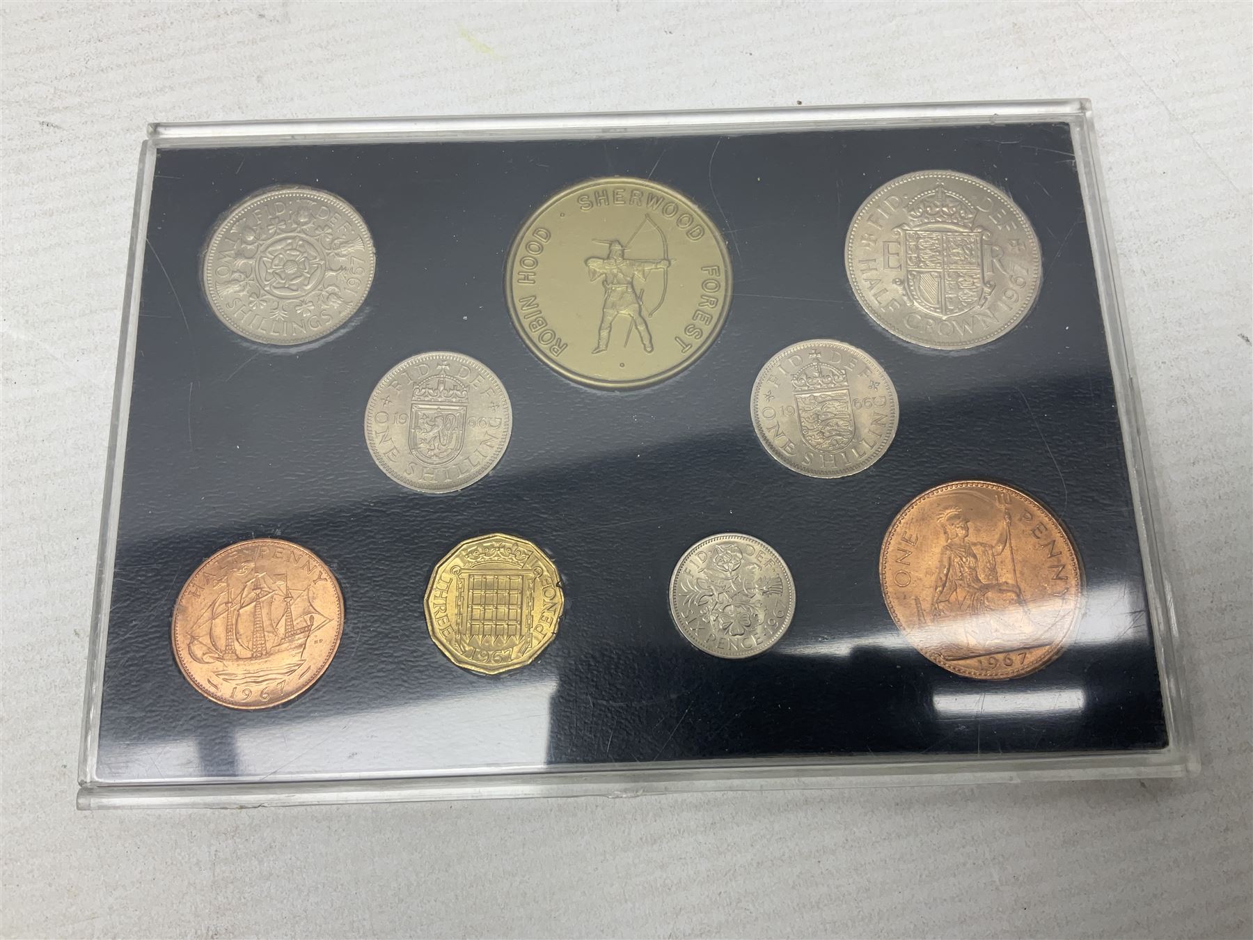 Collection of Great British and World coins, including Great British pre-1947 silver coins, pre decimal coinage, commemorative coins, Queen Elizabeth II 'Souvenir of Thoresby Hall' unofficial coin set etc