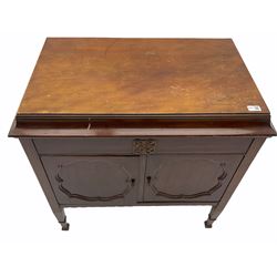 Gilbert gramophone in mahogany cabinet