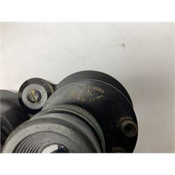 Pair of WWII Barr and Stroud CF41 naval binoculars,  A.P.1900A, with painted broad yellow military arrows, engraved Barr & Stroud, 7X CF 41, Glasgow & London, Serial no. 62984 with leather lens covers and case, H24cm
