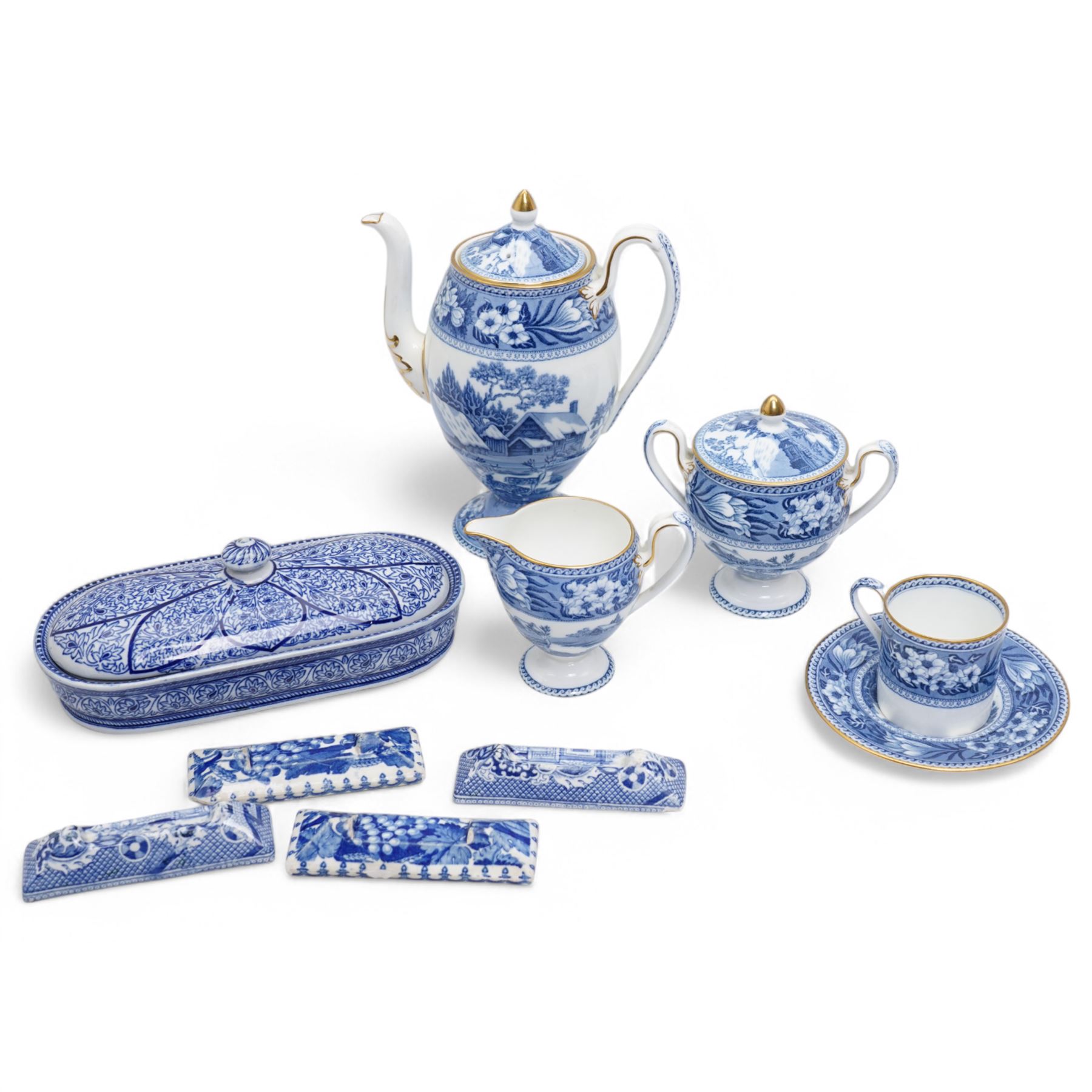 Pair of early 19th century Enoch Wood 'Grapevine Border Series' blue and white knife rests, another pair in the Willow pattern, Victorian T G Booth Indian Ornament razor box and cover and Wedgwood 'Fallow Deer' pattern coffee pot, cream jug, sugar bowl and cover and a coffee can and saucer