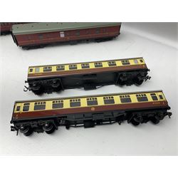 Hornby Dublo - ten passenger coaches including BR Mk.I Suburban Stock, BR Mk.I Passenger Coaches and All Brake and Stanier Stock; all unboxed (10)
