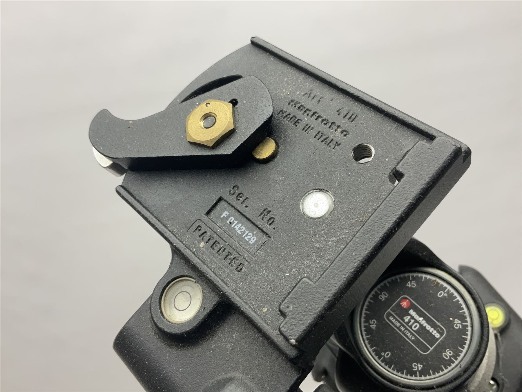 Collection of cameras and lenses, to include Pentax Program A camera body, serial no 123759, with 'Pentax-A zoom 1:3.5-4.5 28-80mm' len, Praktica EE2 camera body with 'Pentacon electric 1.8/50' lens etc, together with a Manfrotto tripod 