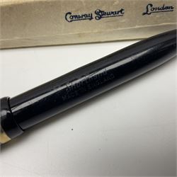 Ten fountain pens, to include Conway Stewart Dinkie 550 marbleised pen with 14ct gold nib, Conway Stewart Shorthand with 14ct gold nib, boxed, Marksman, Parket etc 