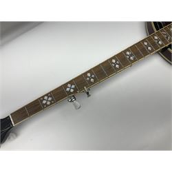 Tonewood mahogany 5-string banjo with 5th string capo L99cm