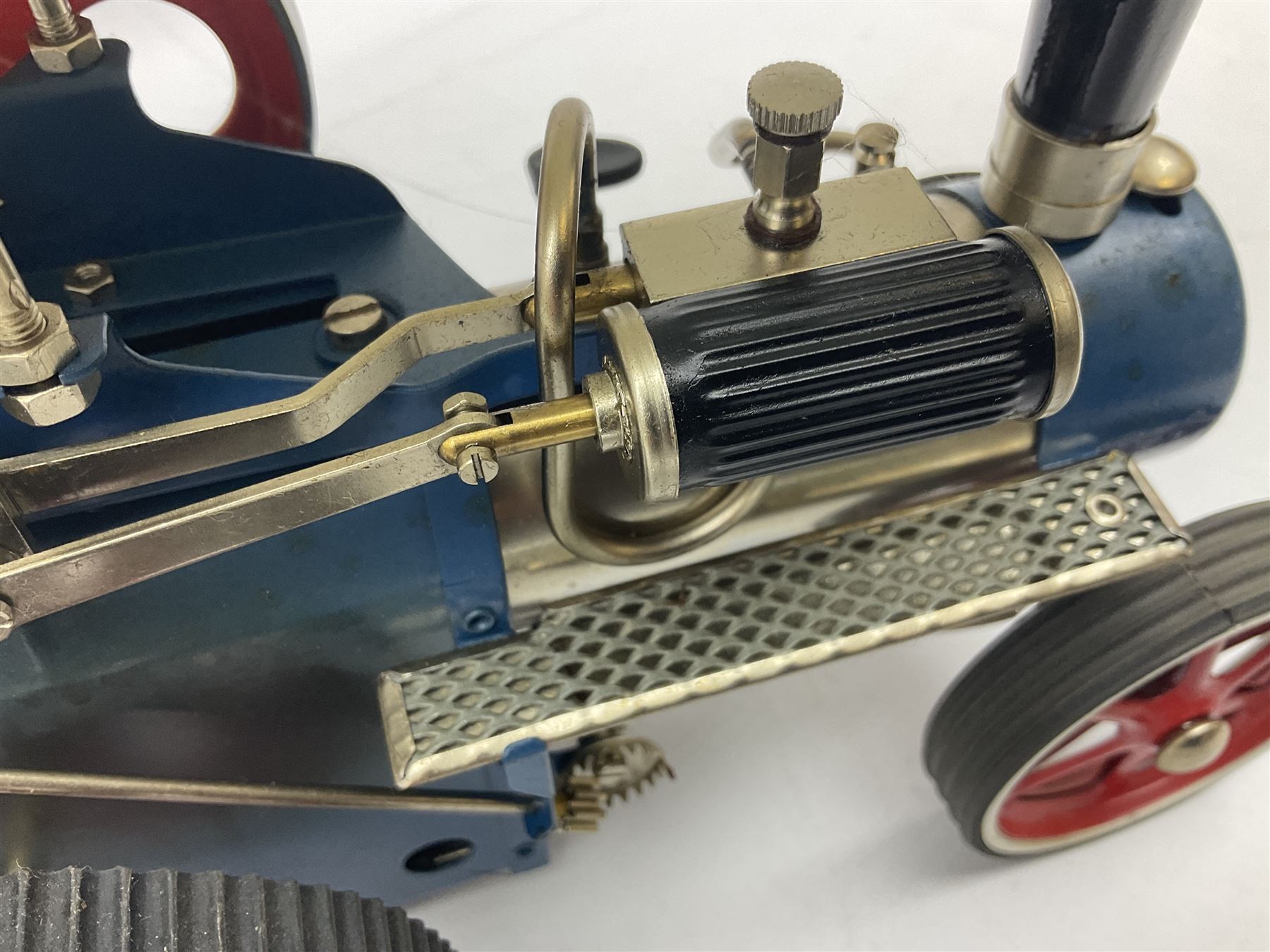 Wilesco steam roller traction engine, boxed