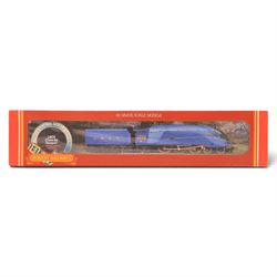 Five Hornby 00 gauge locomotives, comprising R154 SR King Arthur Cass N15 4-6-0 'Sir Dinadan', R060 BR Class B17 4-6-0 'Leeds United', R372 Class A4 'Seagull', R259 Class D41/1 'Yorkshire' and R378 LNER Class D49/1 'Cheshire', all boxed