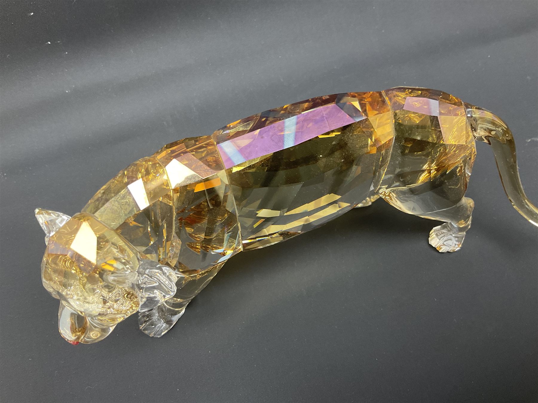 Swarovski Crystal tiger family, comprising adult and two cubs, adult H8.5cm 