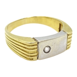 18ct white and yellow gold gentleman's ring, set with a cubic zirconia, stamped 750