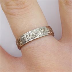 18ct white gold wedding band with engraved floral decoration, Birmingham 1966