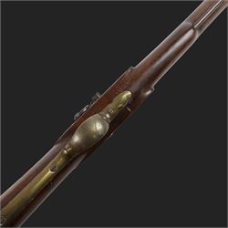 English flintlock blunderbuss, the 38cm brass barrel with proof marks and London to the top, with brass tip ramrod below, the lock engraved Morris, walnut stock with brass butt plate, overall L79cm