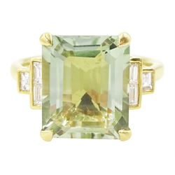 18ct gold green amethyst and diamond ring, single stone octagonal cut green amethyst ring, flanked by three baguette cut diamond either side, hallmarked, amethyst approx 6.10 carat, total diamond weight approx 0.25 carat