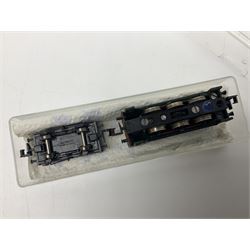 Graham Farish 'N' gauge -No.8125 HST Inter-City 125 set BR Blue Livery; No.8205 Inter-City Class 20 Diesel locomotive No.20142; both boxed; 0-6-0 Diesel Shunter No.D4019; and Bachmann open goods wagon; both unboxed (4)