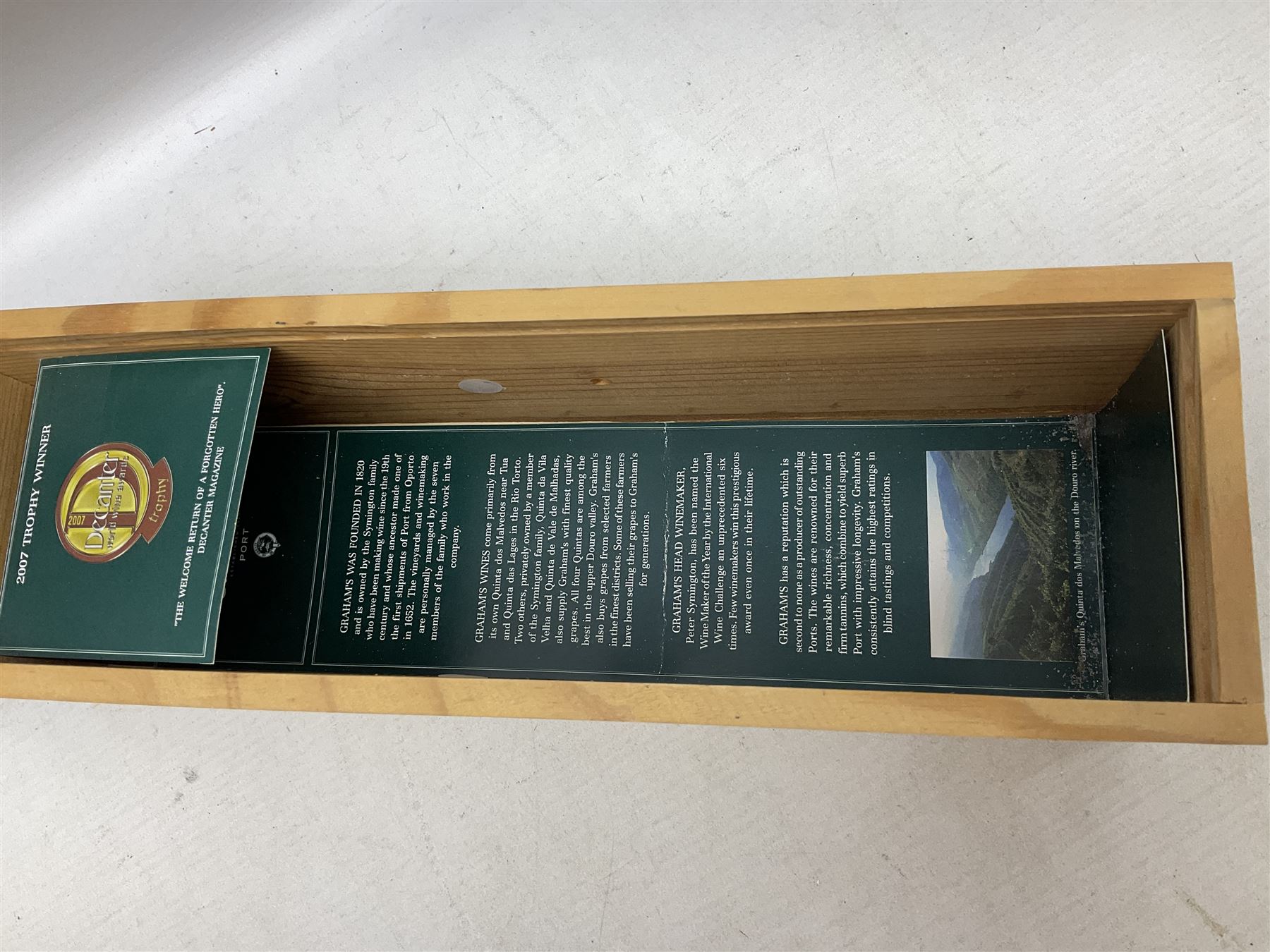 D`Arenburg 2007 The dead Arm Shiraz, 1.5 litre, 14%, together with Grahams 2001 crusted port, 75cl, 20%, both boxed 