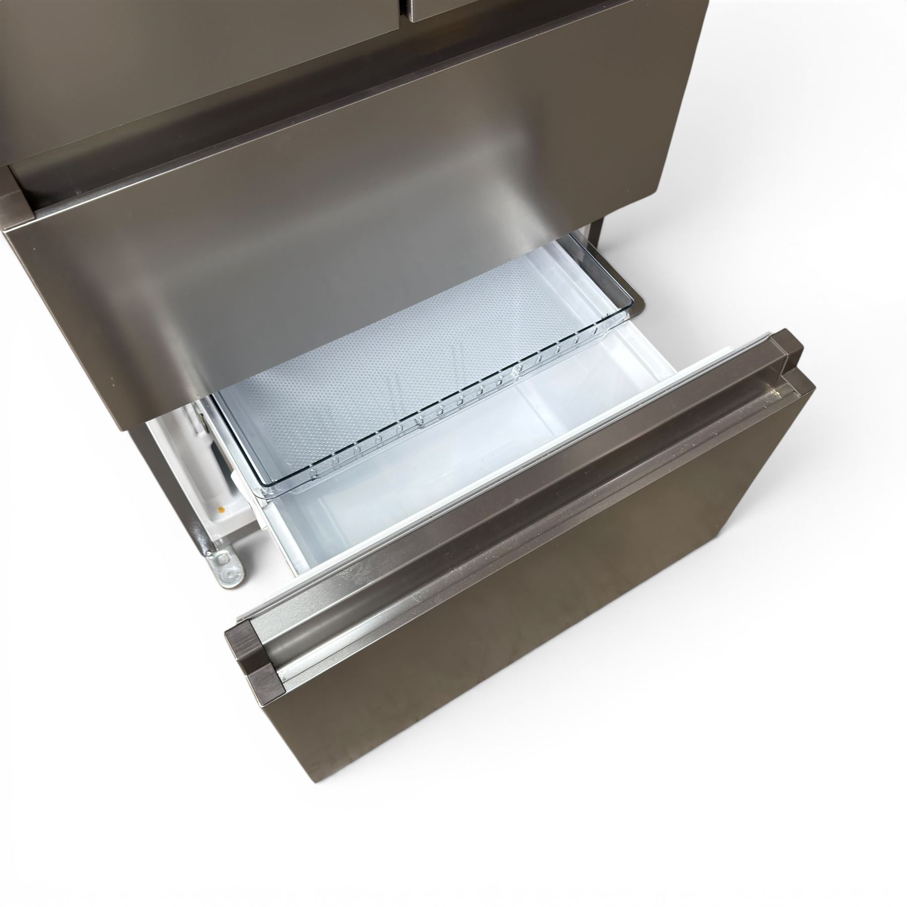 Hisense American style fridge freezer, fitted with double fridge doors and two freezer drawers, model no.  BCD-454WP2NF1R1/HC4