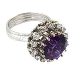 18ct gold circular purple stone ring