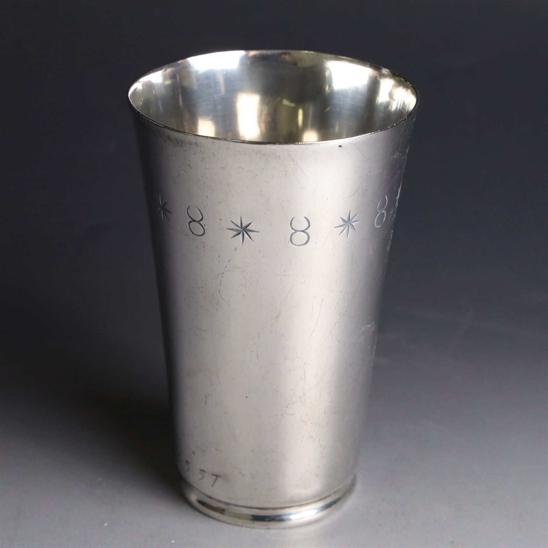 Mid 20th century silver christening beaker, with engraved initial R and star border, hallmarked Sheffield 1958, maker's mark KF over AL, H11cm
