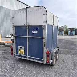 Ifor Williams HB505R horse trailer