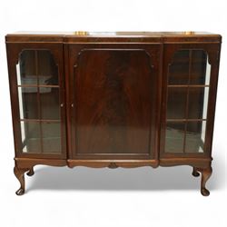 Early 20th-century mahogany glazed side cabinet, rectangular top with moulded edge above c...