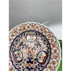 Quantity of ceramics to include Imari plate, D31cm, leaf modelled dishes to include examples by Wedgwood and Beswick, etc