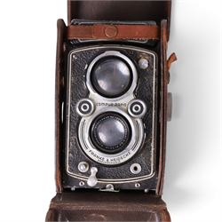 Two Rollei Franke & Heidecke Rolleiflex medium format TLR cameras, one serial no. 1059268 with Compur-Rapid Xenar f:3.5 F=7.5cm Schneider-Kreuznach les serial no. 1901591, the second serial no. 1061648 with Compur-Rapid Carl Zeiss Jena Tessar 1:3.5 F=7.5 lens serial no.3028466, both in leather Rolleiflex cases