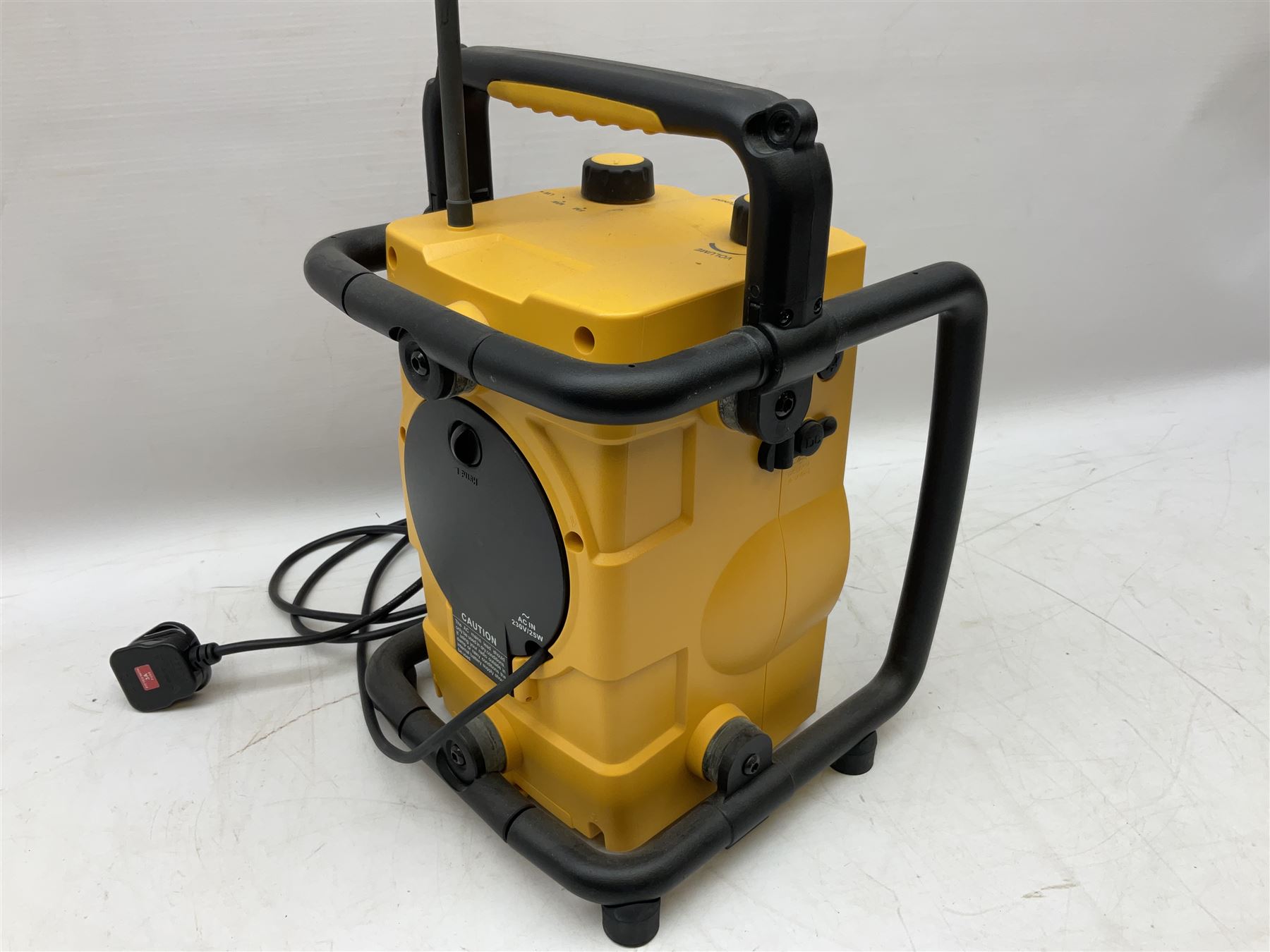 Roberts R9966 Roberts Terrain Rugged Radio