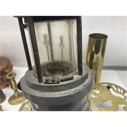 Collection of brassware, to include two jardinieres, candle sticks, brass shell, etc