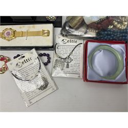 Silver stone set jewellery, including necklaces and bracelets and a collection of beaded and carved hardstone jewellery, etc